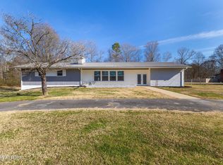 940 Riley Dr, Lenoir City, TN 37771