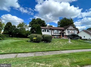 1825 Roan Dr, Warrington, PA 18976