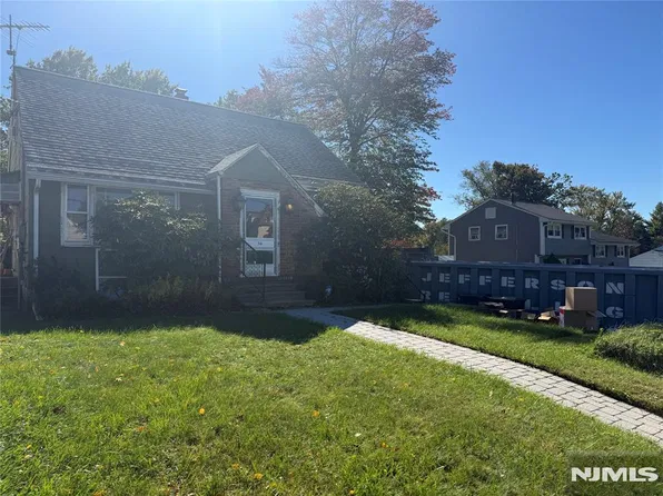 54 Highland Avenue, Bergenfield, NJ 07621