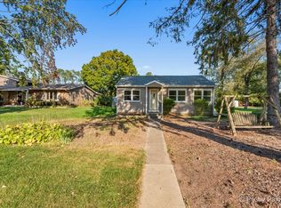 1221 Merrill Ave, Algonquin, IL 60102