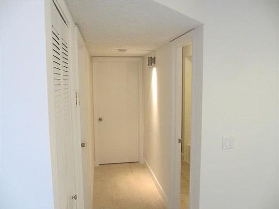 3rd image of 1247 SW 46th Ave APT 1308