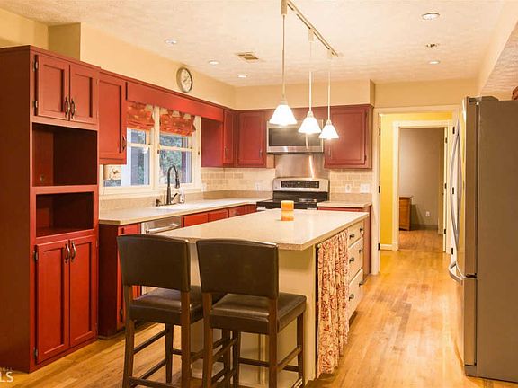 3rd image of 2257 Valley Creek Cir