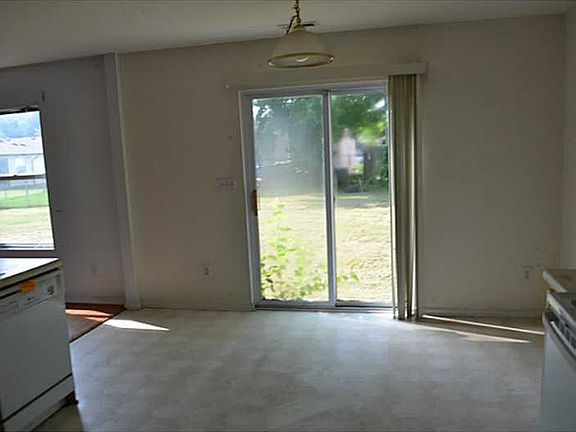 4th image of 1405 Janell Ct