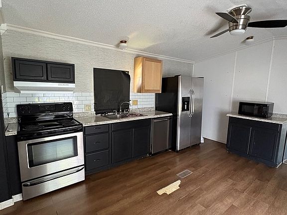 3rd image of 310 Sunset Dr