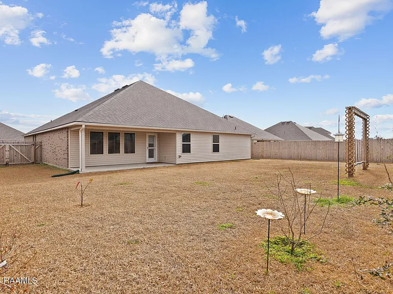 619 Griffiths Ct — Photo 28