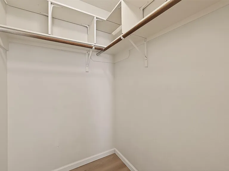 15910 Clayton Bend Dr — Photo 30