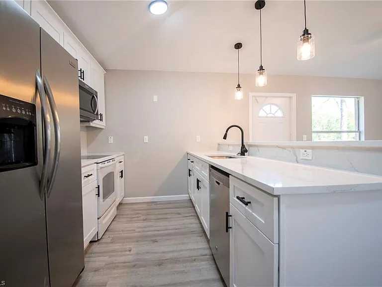 3016 Wallace Ave #3016 — Photo 7
