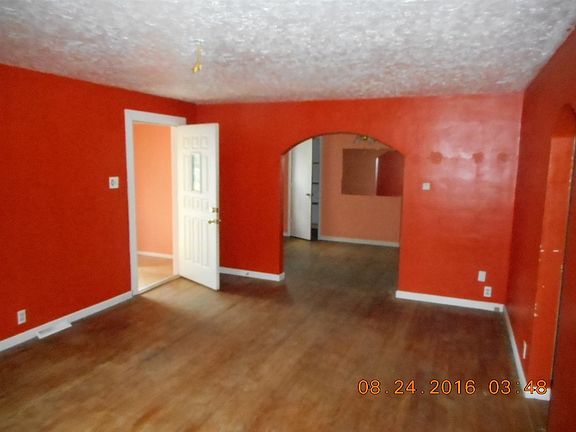 5th image of 1414 S Meeker Ave