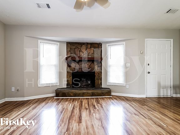 2nd image of 2592 Chippewa Ct