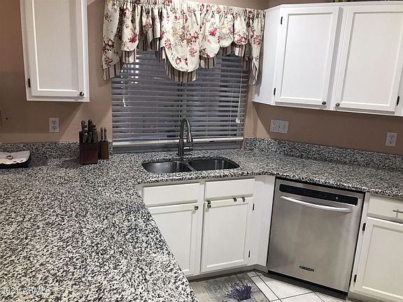 5th image of 751 E Windsong Dr
