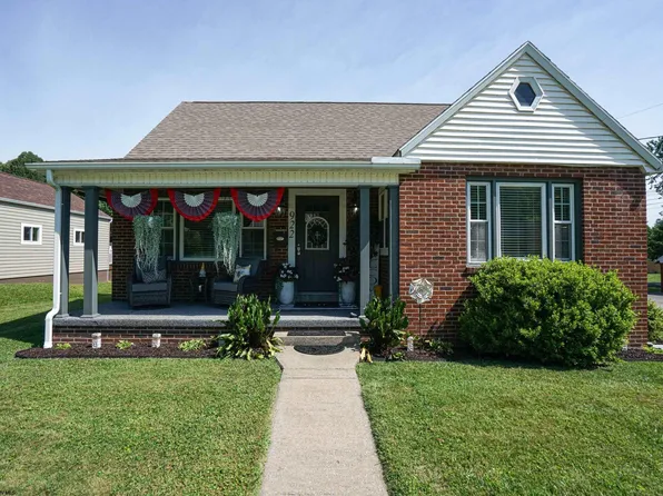 922 East Ave, Shinnston, WV 26431