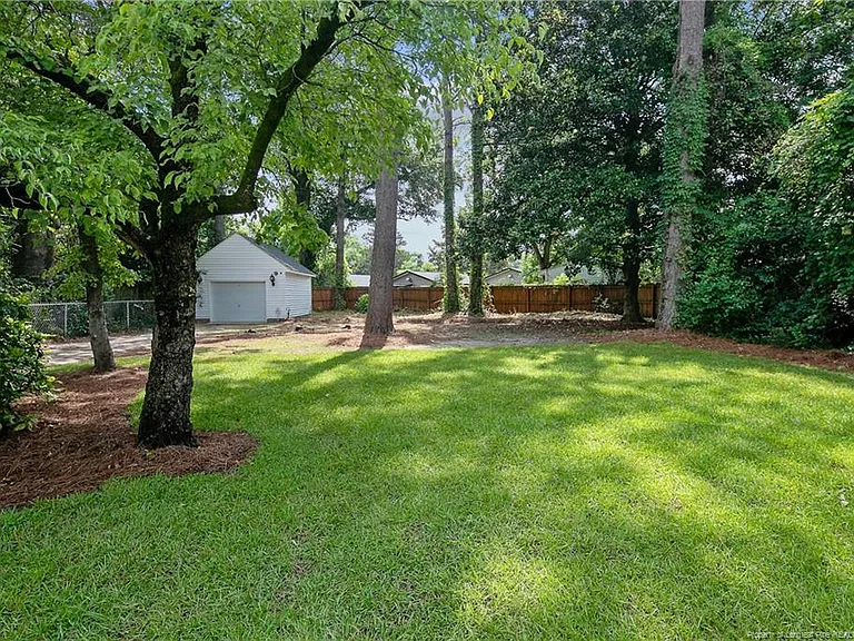 415 Vista Dr — Photo 39