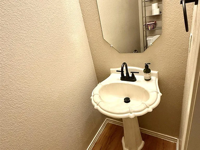 3414 Flowstone Ln — Photo 8