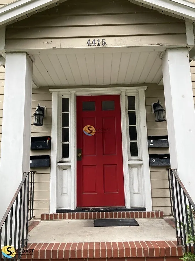 Historic 1 Bed | 1 Bath Great Location! — Photo 3