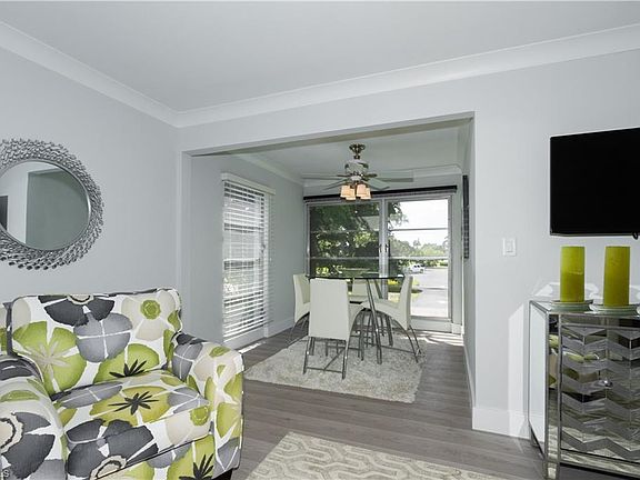 3rd image of 617 12th Ave S #617