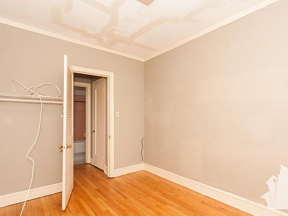 2nd image of 1406 W Thorndale Ave APT 3A