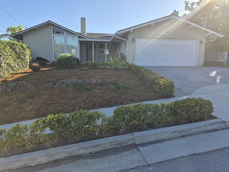 109 Corinne Ave — Photo 1