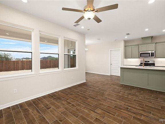 4th image of 956 W Star Flower St