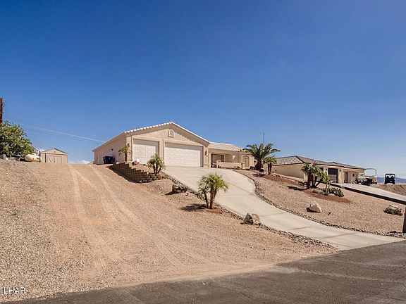 2nd image of 4080 Crest Ln