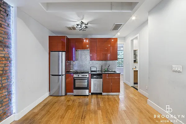 Rented by Brooklyn High Rise LLC | media 38