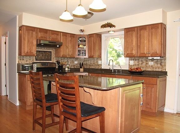 4th image of 5010 Essington Ln