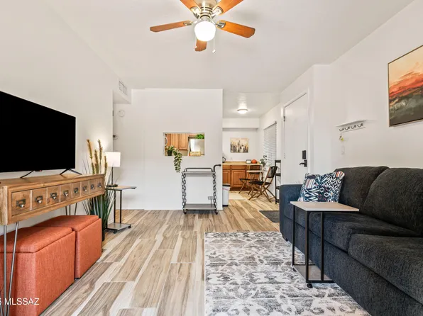 1810 E Blacklidge Dr APT 407, Tucson, AZ 85719