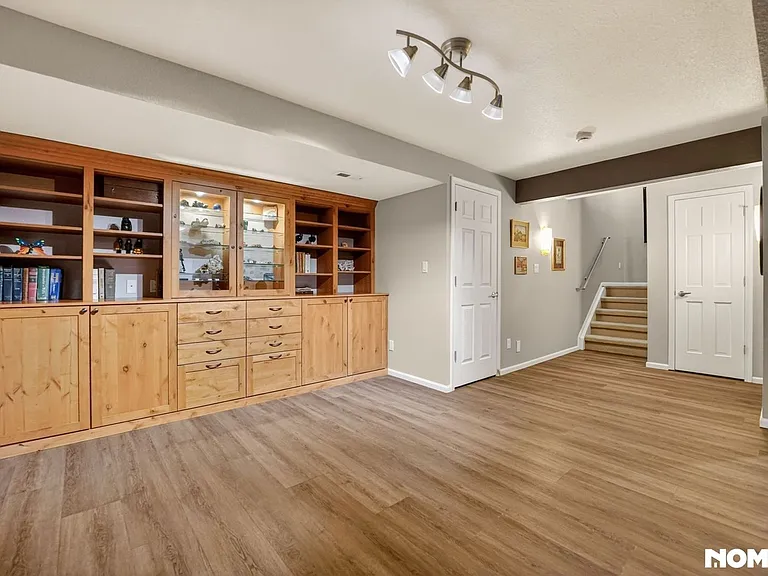 8433 Sawtooth Ln — Photo 30