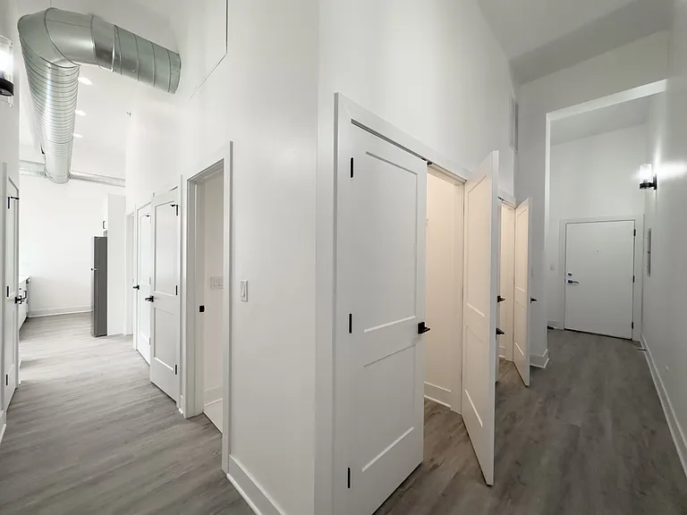 4731 N Western Ave #302 — Photo 20