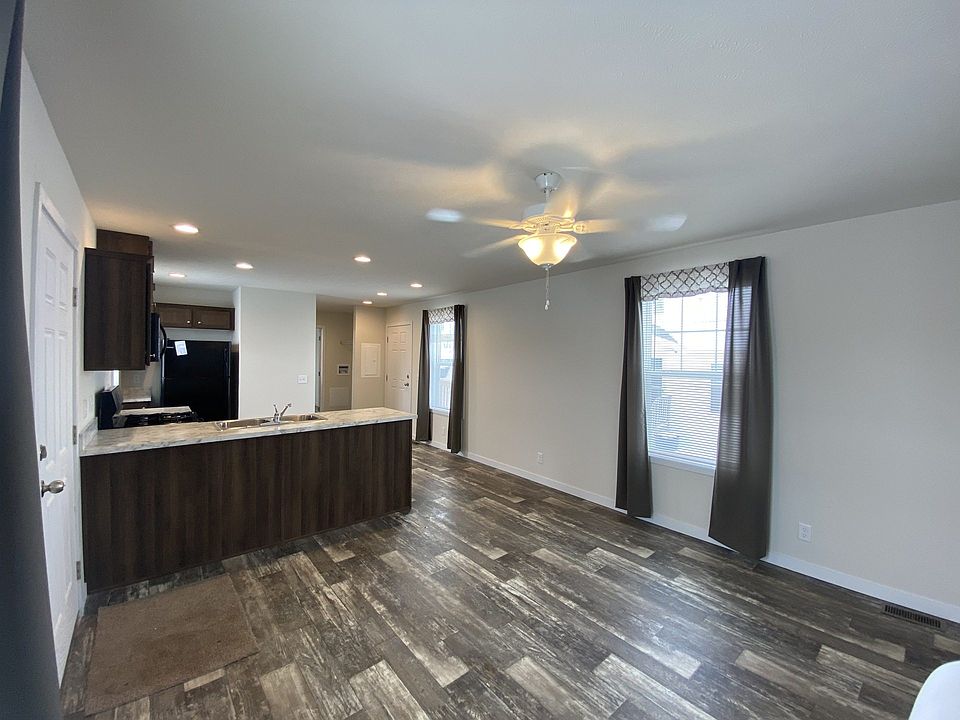 2nd image of 465 Buchanan Dr #465