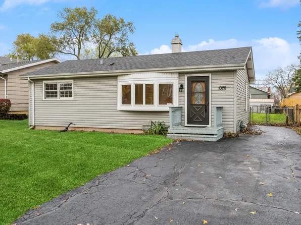 1029 Crescent Ct, Round Lake Beach, IL 60073