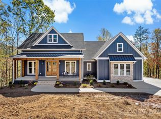 143 Sunny Morning Ct, Hendersonville, NC 28792