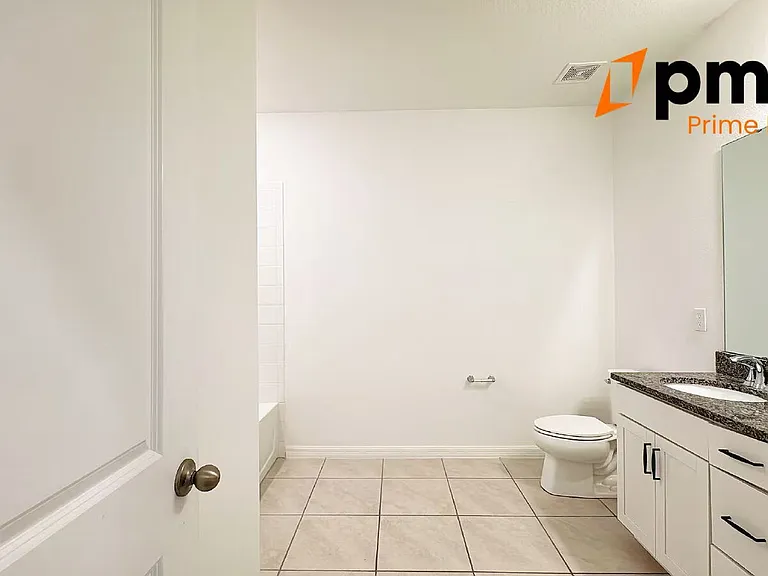 2252 Emerald Springs Dr — Photo 37