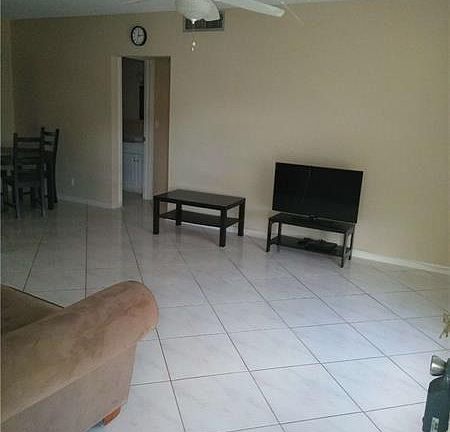 3rd image of 2220 NE 68th St APT 1031