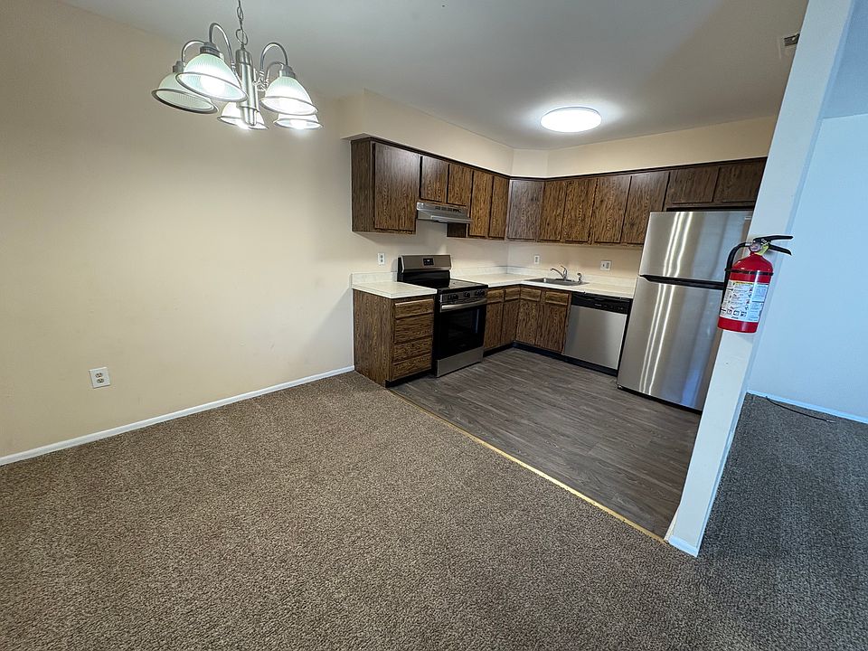 2nd image of 2141 Rhododendron Ct