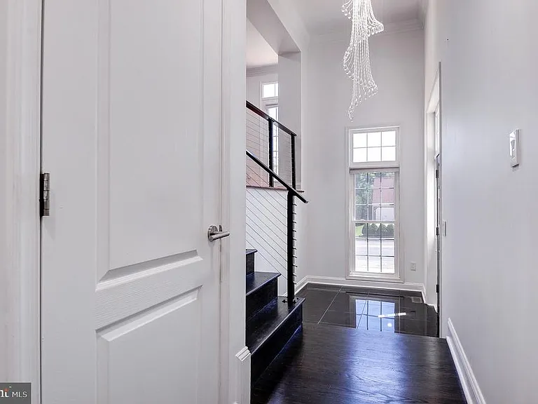 1628 Great Falls St — Photo 19