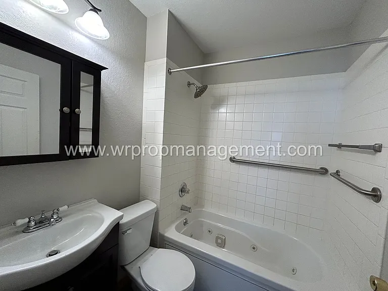 1024 Elysian Ave — Photo 8