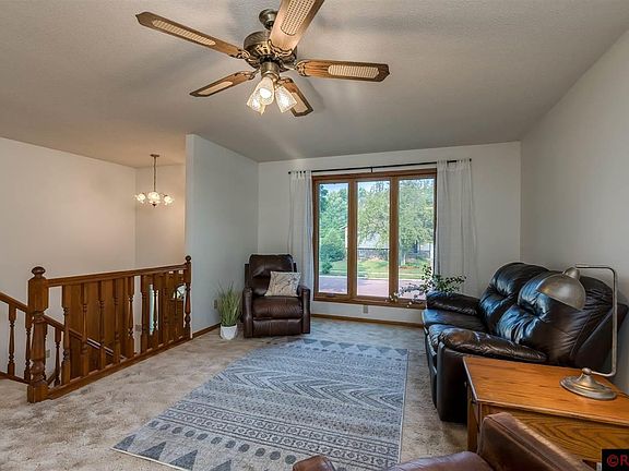 3rd image of 209 Glen Ellen Dr