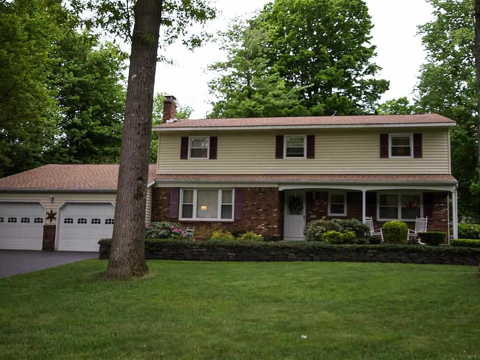 1st image of 20 Brookline Dr