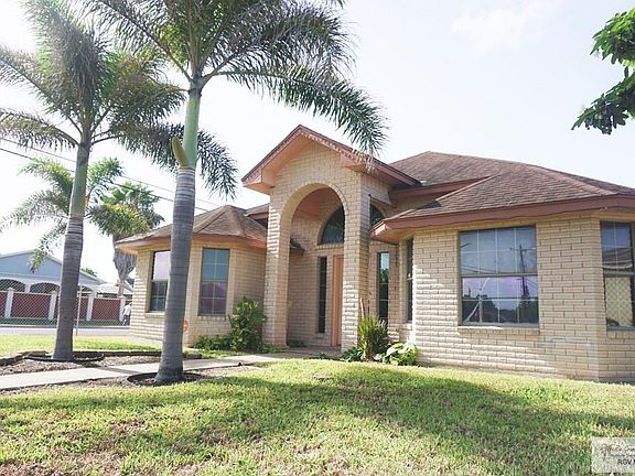 3rd image of 6876 El Lago Dr