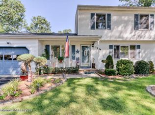 1586 Larsen St, Brick, NJ 08724