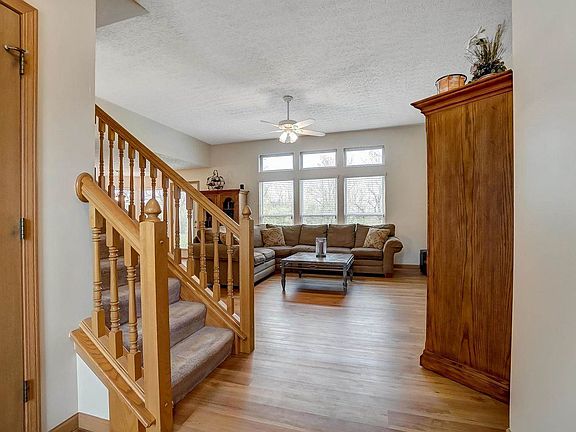4th image of 9126 Tahoma St
