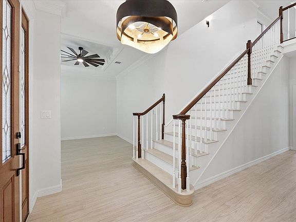 5th image of 6265 Regina Ln