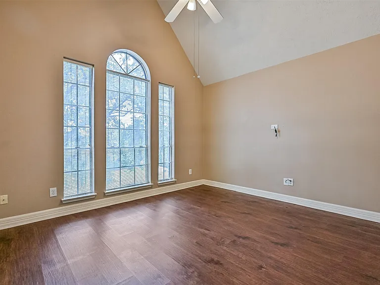2714 Safe Harbour Cir — Photo 23
