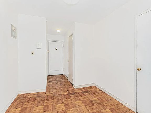 4th image of 100 Park Ter W APT 2A
