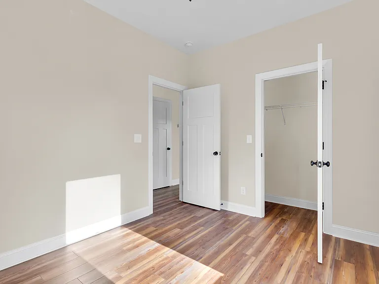 136 Macdonald Blvd — Photo 17