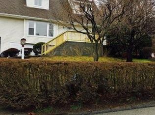 12 Laurie Rd, Cortlandt Manor, NY 10567