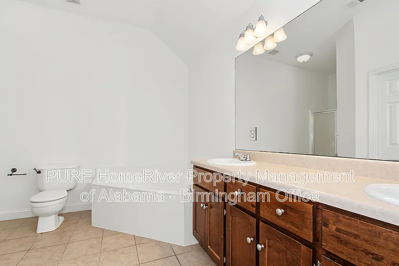 3 bed, 3.0 bath, 1672 sqft, $1,900 — Photo 4
