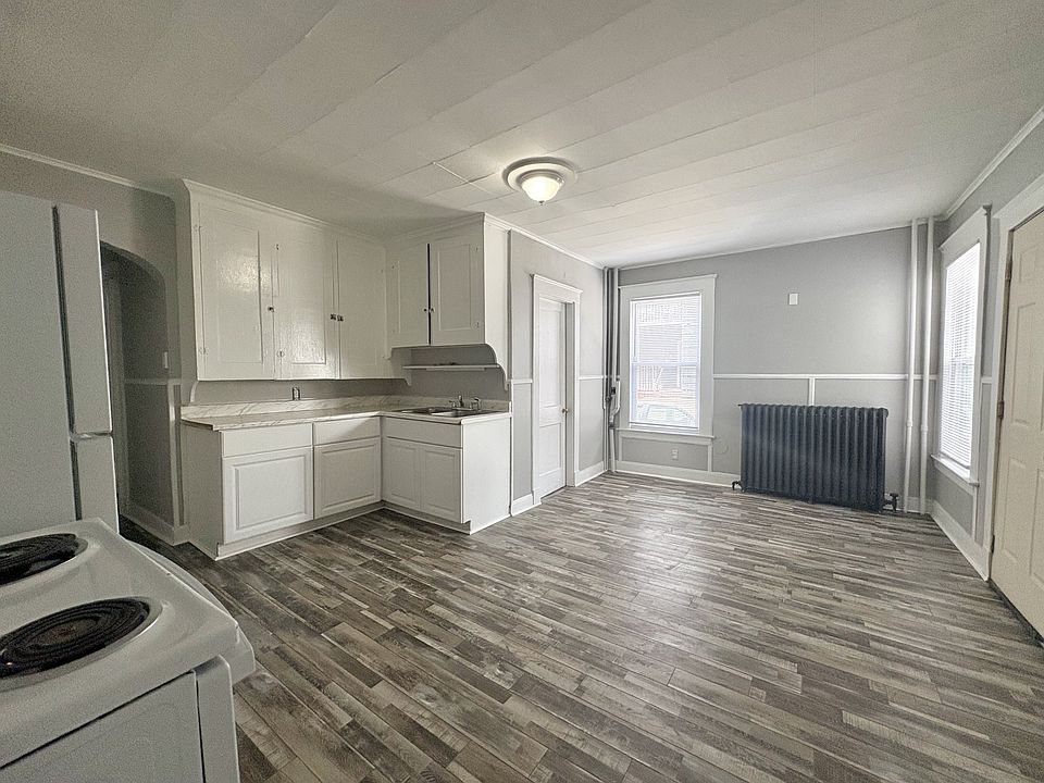 1st image of 115-117 Pierce St #2
