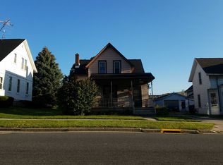 143 E Oak Grove St, Juneau, WI 53039