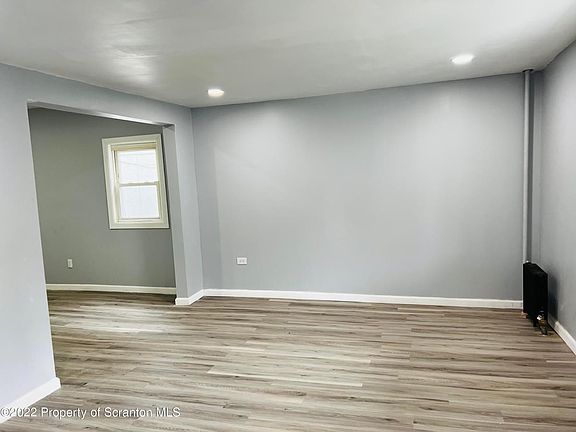 5th image of 333 Railroad Ave Floor 1
